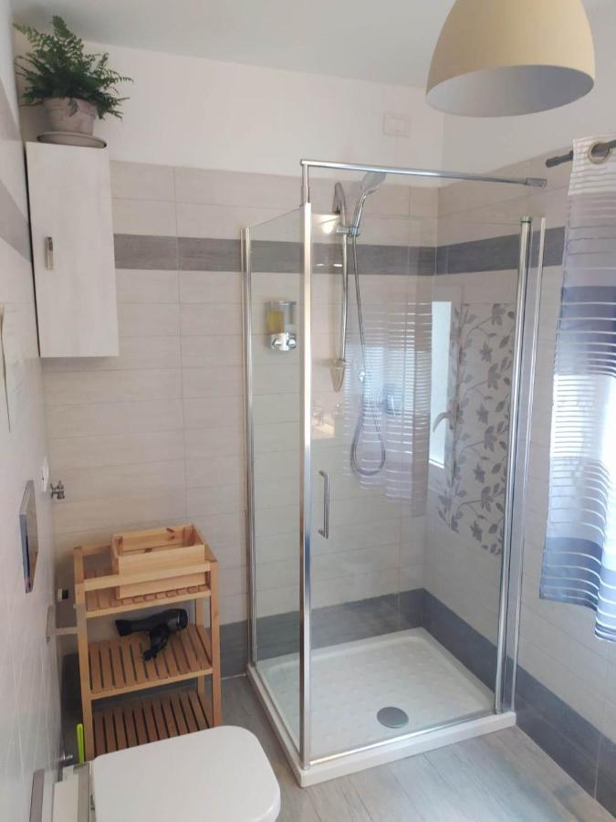 Mini Loft Fronte Mare Apartment เปสการา ภายนอก รูปภาพ